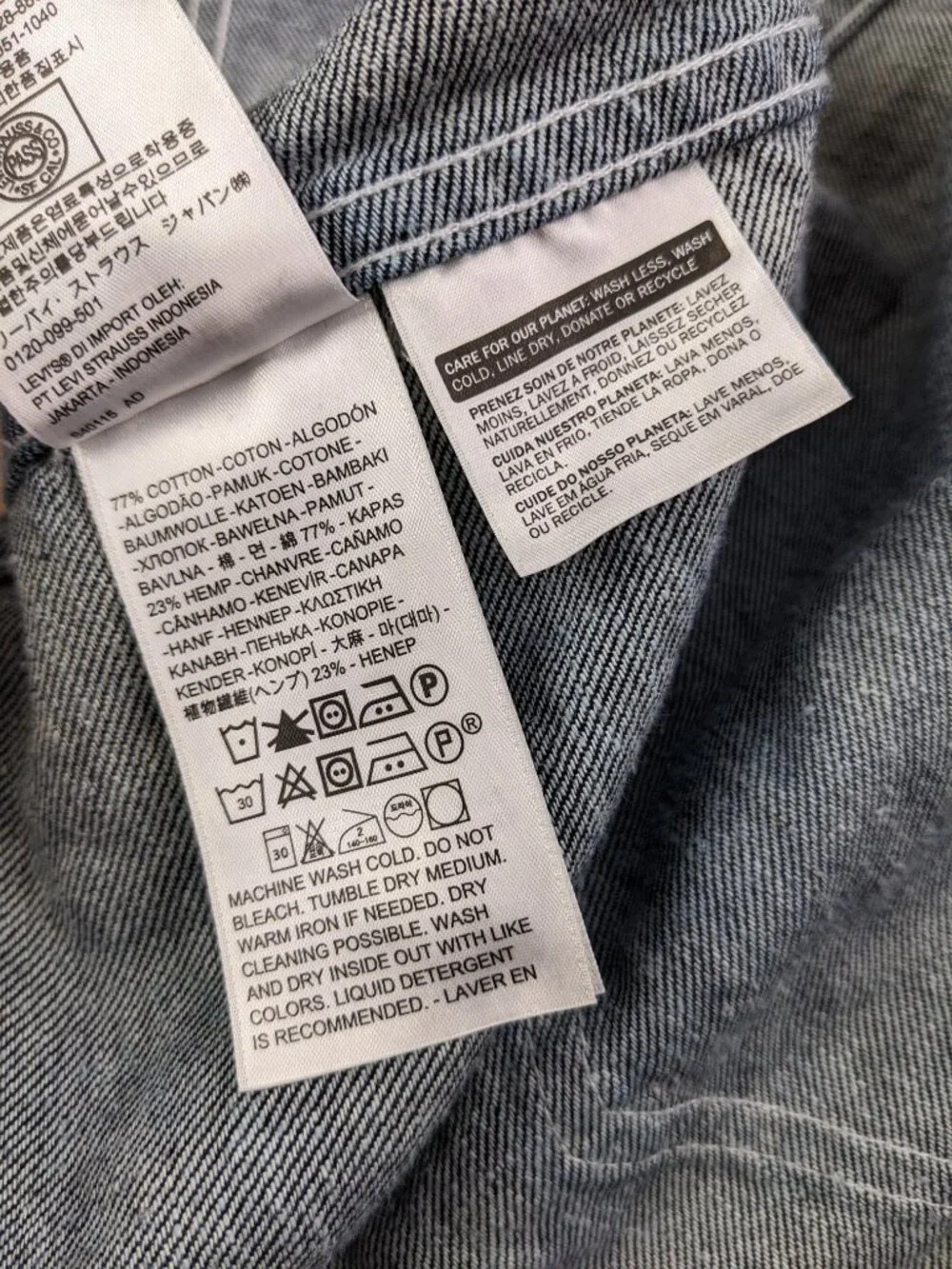 Levi's Upside-Downable Trucker in Rinse Convertible Denim Jean Jacket S/M
